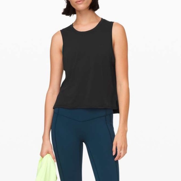 𝅺LULULEMON Train to be Tank in Black - Picture 3 of 16